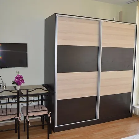 Bratanov Studio In Fort Noks Orchid 아파트